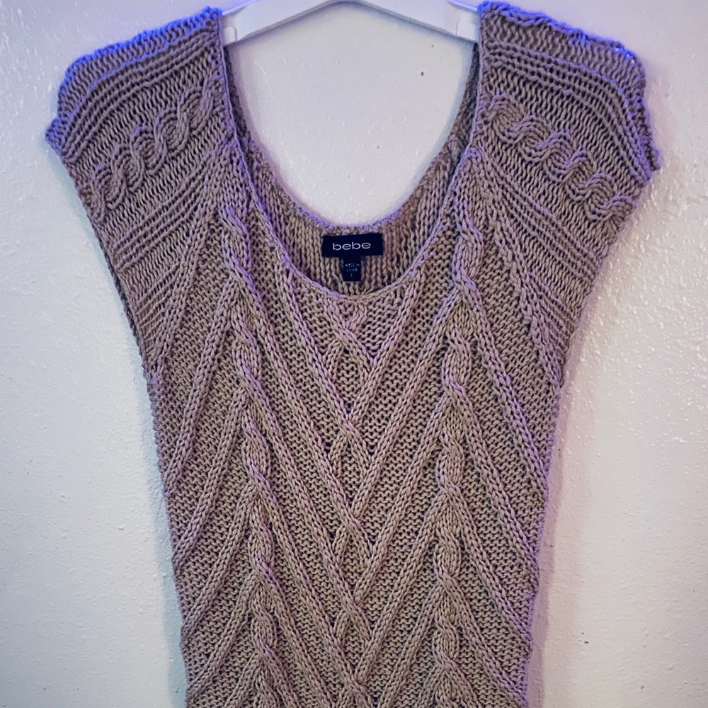 🌺🌺EUC Beautiful beige sweater type top🌺🌺